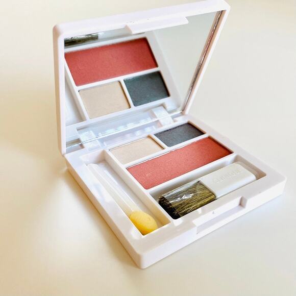 Clinique All About Shadow Duo Neutral Territory Fig Powder Blush Makeup Compact - Picture 4 of 6